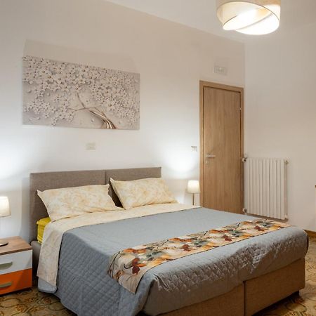 B&B Benvenuti Al Centro กาแซร์ตา ภายนอก รูปภาพ