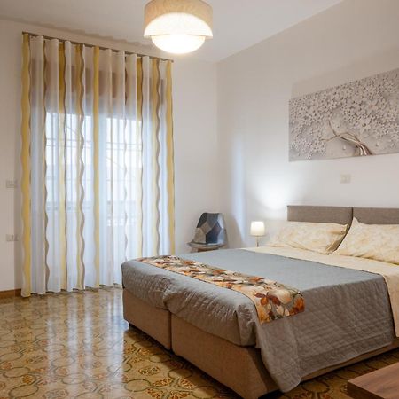 B&B Benvenuti Al Centro กาแซร์ตา ภายนอก รูปภาพ