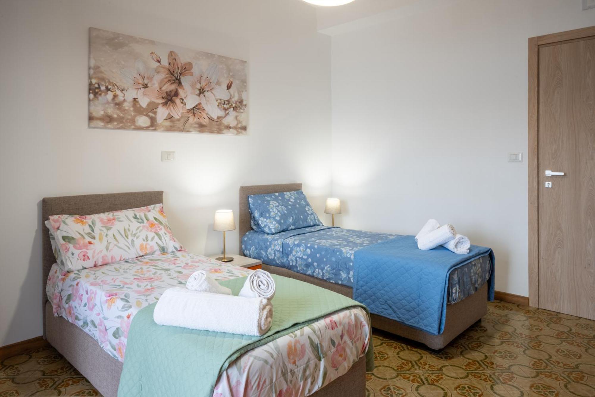 B&B Benvenuti Al Centro กาแซร์ตา ภายนอก รูปภาพ
