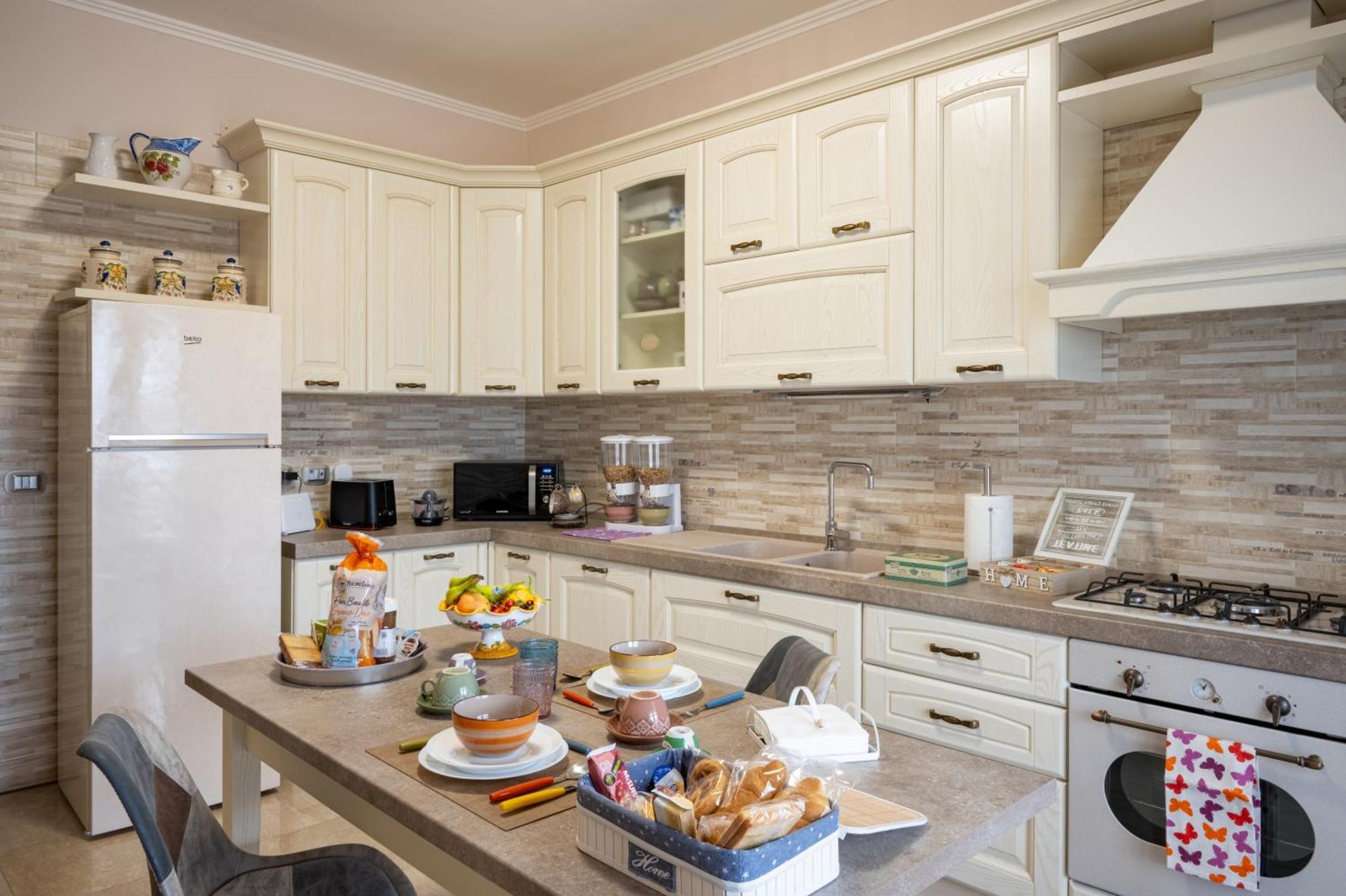B&B Benvenuti Al Centro กาแซร์ตา ภายนอก รูปภาพ